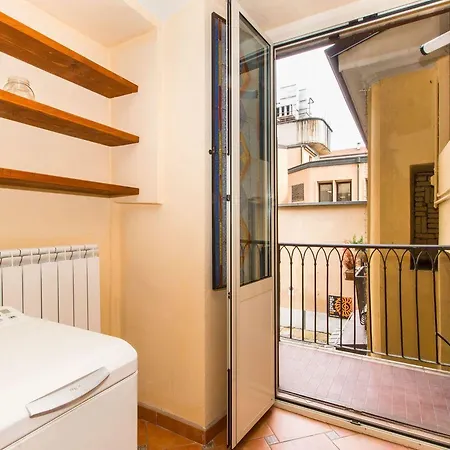 Porta Nuova Flat With Balcony Turin