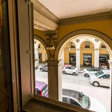 Porta Nuova Flat With Balcony Турин