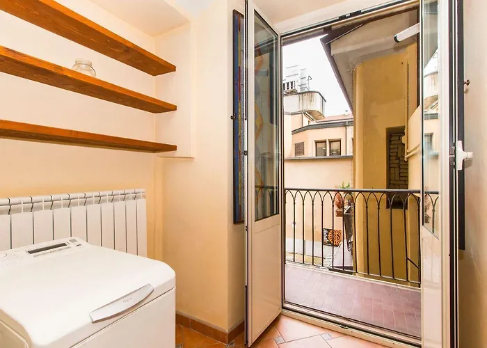 Porta Nuova Flat With Balcony Turin
