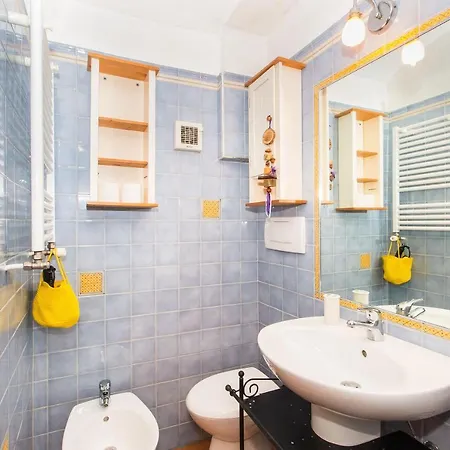 Apartamento Porta Nuova Flat With Balcony Turín