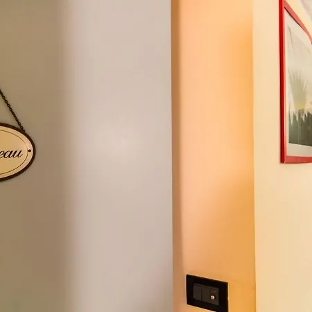 Porta Nuova Flat With Balcony * Turin