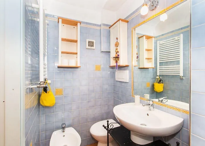 アパート Porta Nuova Flat With Balcony トリノ